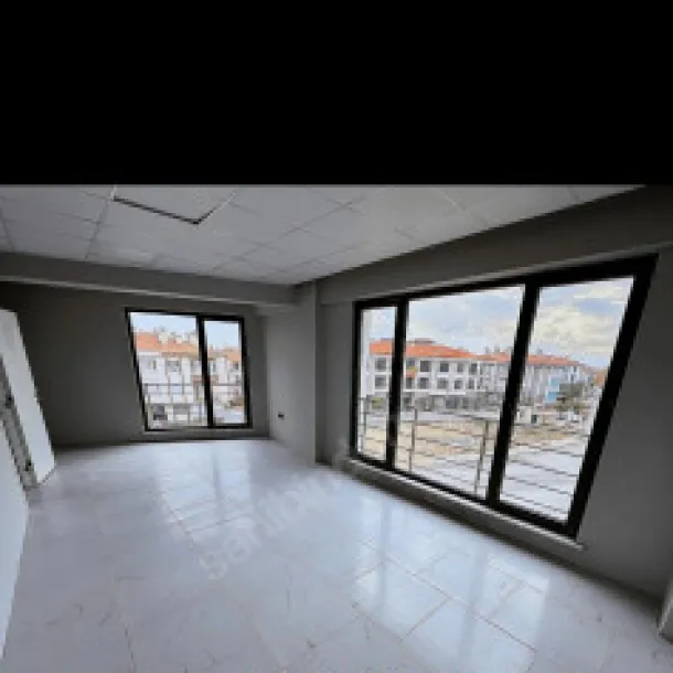 Dumlupınarda 700 M2 Satılık İşyeri