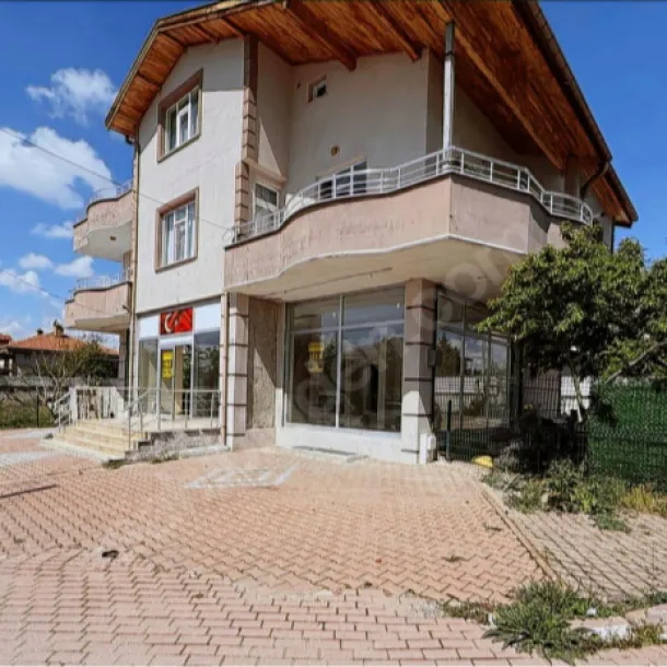 KARLIBEL CADDESİ'NDE 200 M2 SATILIK DÜKKAN